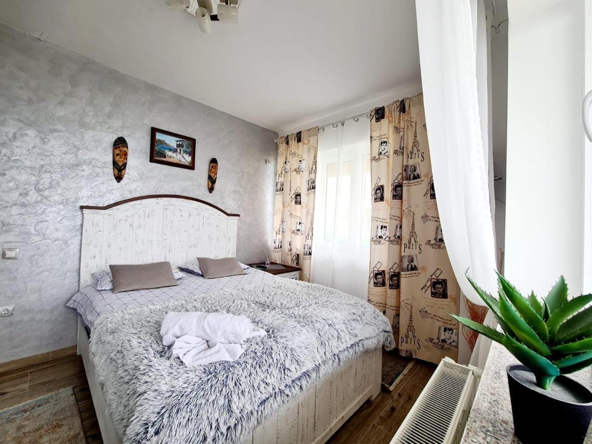 Moonlight Residence Mamaia Exterior photo